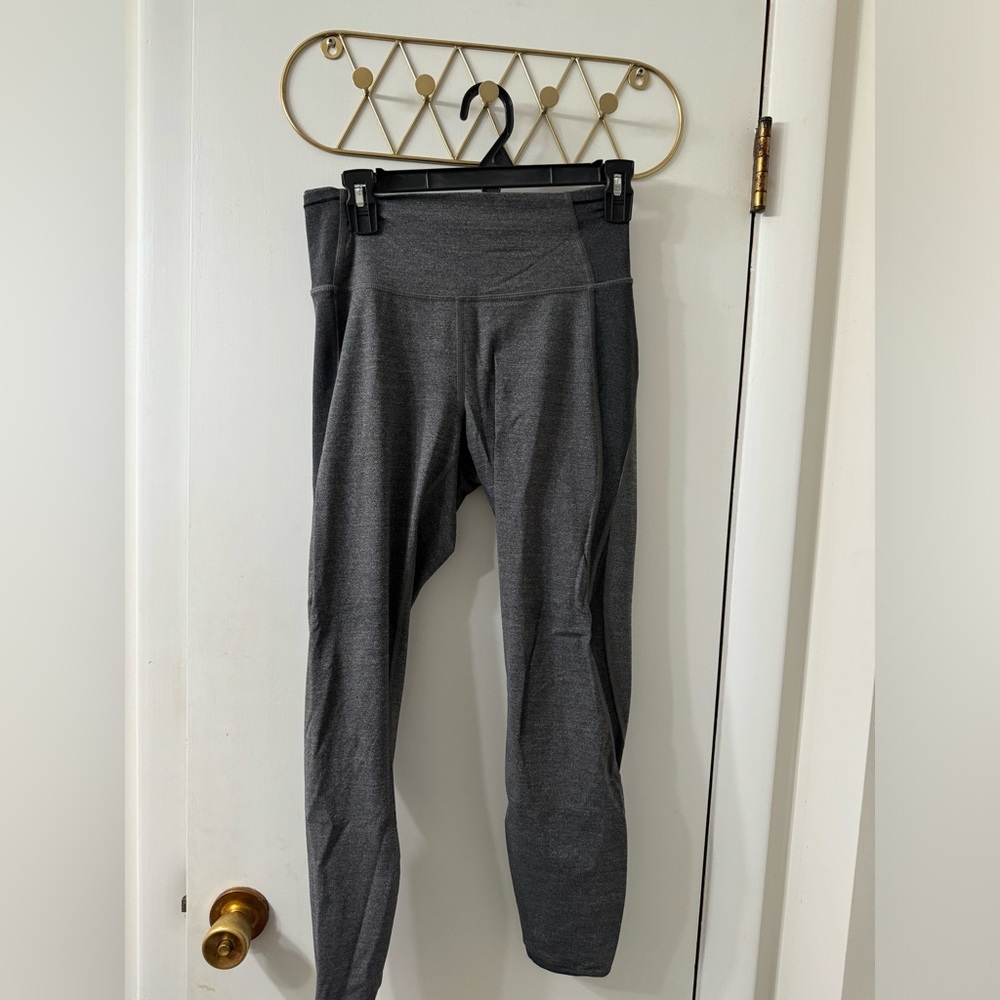 lulu lemon workout leggings, size 8